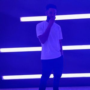 Meet your Posher, Dennis